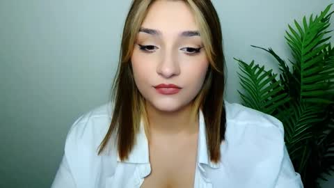 Snapshot of veryveryshygirl chatting on February 2026 08:10:01 PM Ana online show from February 2026 08:10:01 PM