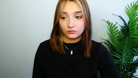 Snapshot of veryveryshygirl chatting on March 2026 01:06:02 PM Ana online show from March 2026 01:06:02 PM