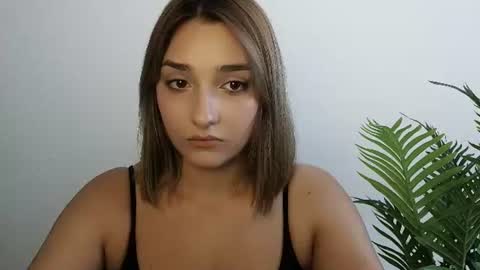 Snapshot of veryveryshygirl chatting on June 2026 11:03:01 AM Ana online show from June 2026 11:03:01 AM
