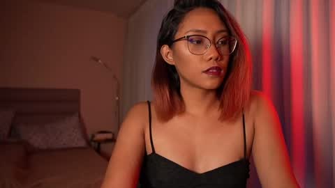 Snapshot of vexanyx chatting on May 2026 10:32:02 AM Vexa Nyx online show from May 2026 10:32:02 AM