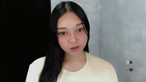 Snapshot of vhanie_fox chatting on November 2025 05:37:02 PM vhanie_fox online show from November 2025 05:37:02 PM