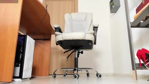 VIKA online show from September 2025 02:33:02 PM