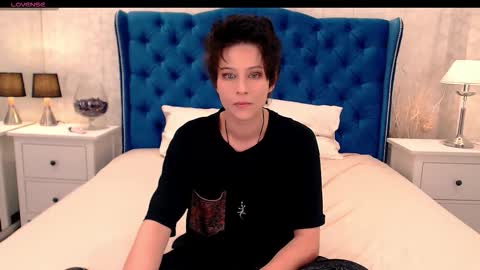 Via online show from October 2025 01:42:02 PM