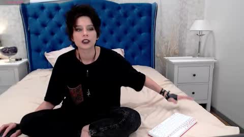 Via online show from October 2025 10:47:02 AM