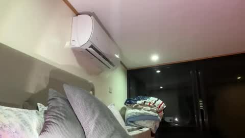 via_olala online show from December 2025 08:09:02 AM