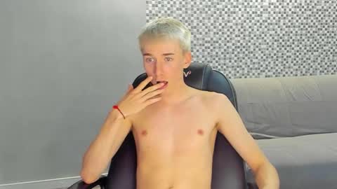 vibemygirl online show from September 2025 02:06:01 PM