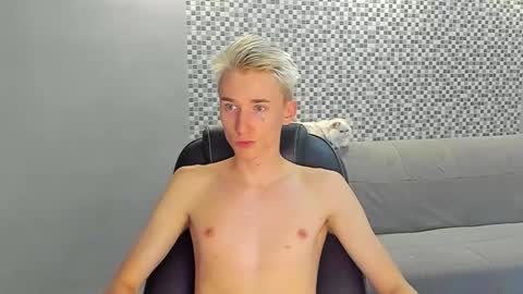 vibemygirl online show from September 2025 11:32:01 AM