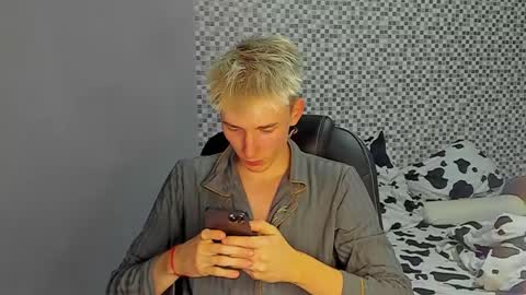 vibemygirl online show from September 2025 12:51:01 PM