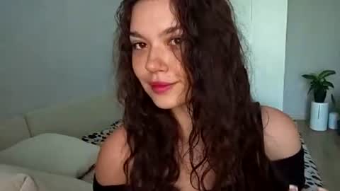 Snapshot of vicki_queen chatting on July 2026 05:13:01 AM Lina online show from July 2026 05:13:01 AM