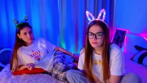 Stacy  Charlotte Lolaon keyboard online show from December 2025 09:49:01 AM