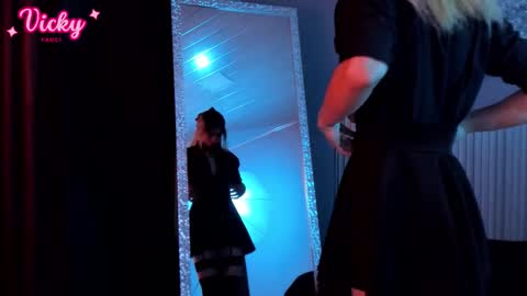  Vicky  online show from February 2026 01:21:02 PM