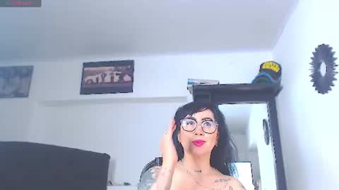 Snapshot of vicky_hotmilf chatting on July 2026 11:14:01 AM Vicky online show from July 2026 11:14:01 AM