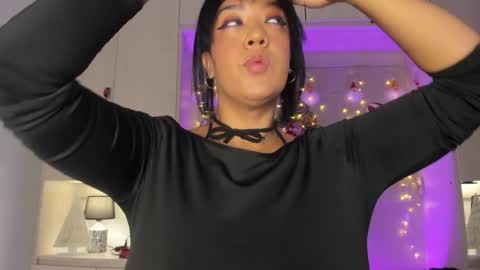 V I C K Y online show from December 2025 12:14:02 PM