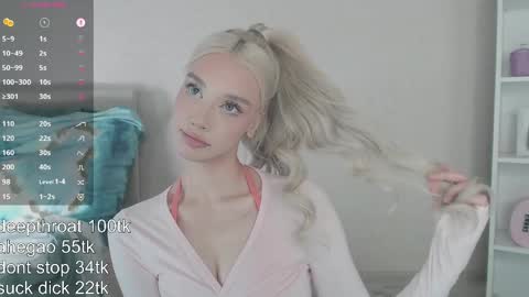 Snapshot of vickyfuckingdoll chatting on April 2026 01:39:01 AM vickyfuckingdoll online show from April 2026 01:39:01 AM