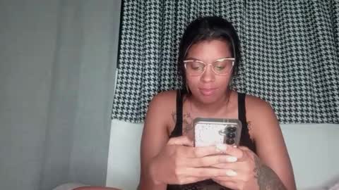 vickyhm22 online show from October 2025 02:51:02 AM