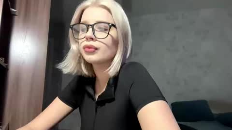 Victoria online show from January 2026 04:40:02 AM