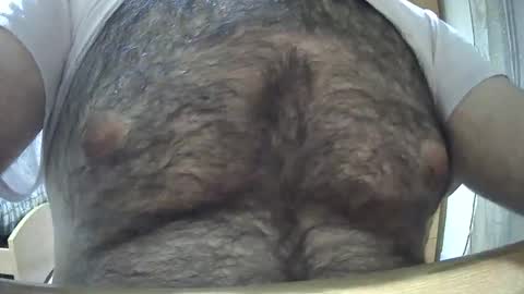 VictorHume online show from November 2025 07:05:02 PM