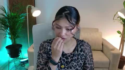 Snapshot of victoria___moon chatting on January 2026 01:15:02 PM victoria online show from January 2026 01:15:02 PM