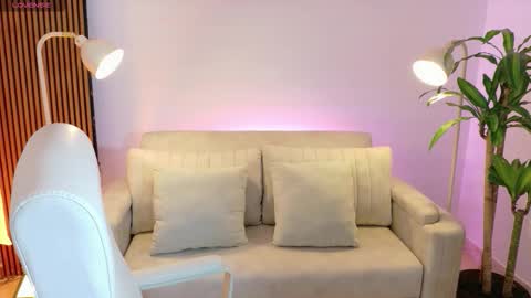 Snapshot of victoria___moon chatting on February 2026 01:27:01 PM victoria online show from February 2026 01:27:01 PM