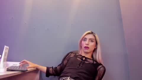 Victoria online show from December 2024 09:39:01 PM