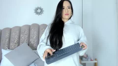 valentina online show from October 2025 11:41:02 AM