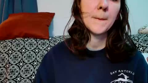 Snapshot of victoria_erian8 chatting on January 2025 01:37:02 AM Victoria and Erian online show from January 2025 01:37:02 AM