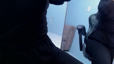 Victoria online show from November 2025 12:50:02 PM