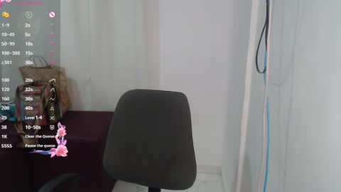 Snapshot of victoria_milf06 chatting on February 2025 08:22:01 PM victoria online show from February 2025 08:22:01 PM