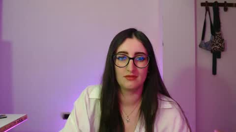 Victoria online show from October 2025 09:05:02 PM