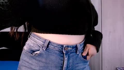 Snapshot of victoria_smile_ chatting on February 2025 08:15:01 PM Victoria online show from February 2025 08:15:01 PM