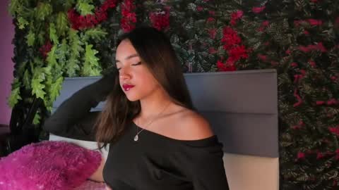 victoriaa2_doll online show from June 2026 12:29:01 PM