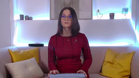 Victoria online show from January 2025 03:44:01 AM