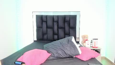 VICTORIA online show from February 2025 03:05:02 PM