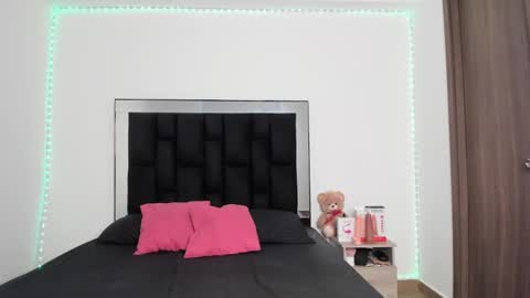 VICTORIA online show from February 2025 12:34:01 PM