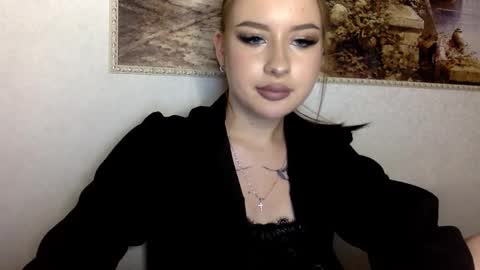 Snapshot of victoriacrystal_ chatting on October 2025 07:44:02 PM victoriacrystal_ online show from October 2025 07:44:02 PM
