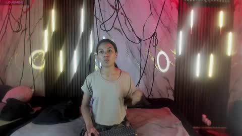 Victoria  online show from November 2025 08:11:01 PM