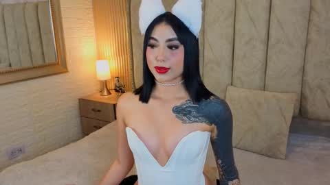 VICTORIA online show from October 2025 02:12:01 PM