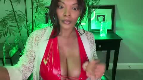 Victoria online show from February 2025 08:18:01 PM