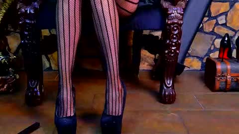 Victoria Heller online show from November 2025 04:39:02 AM