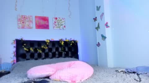 Snapshot of victorialarson2 chatting on November 2025 11:05:02 PM Victoria Larson - Independient Model online show from November 2025 11:05:02 PM