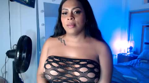 Snapshot of victoriaphillips chatting on June 2026 01:21:01 AM ONLYFANS online show from June 2026 01:21:01 AM