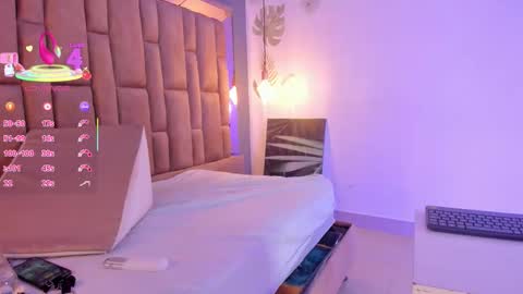 Victoria  online show from October 2025 01:45:01 PM