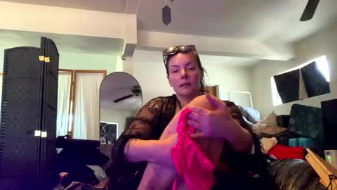 Snapshot of victoriaryderxxxoo chatting on April 2026 10:07:02 PM victoriaryderxxxoo online show from April 2026 10:07:02 PM