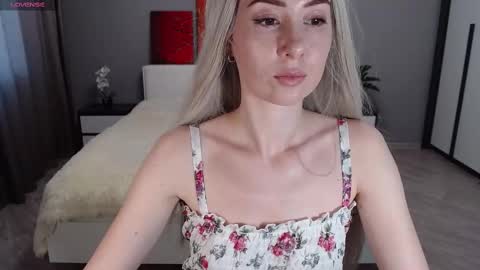 VictoriaTiger online show from March 2025 02:01:02 PM