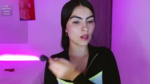 victoriia_henao_ online show from November 2025 03:06:02 AM
