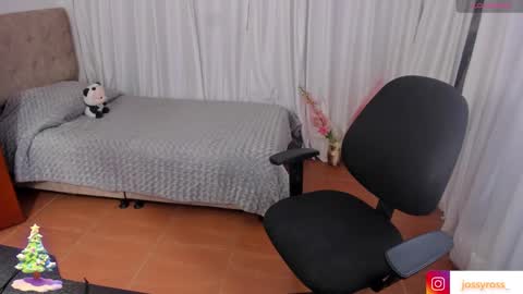 V  I C  T O R I A  online show from December 2024 08:39:01 PM