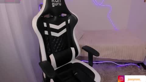 V  I C  T O R I A  online show from October 2025 09:14:02 PM