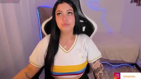 V  I C  T O R I A  online show from October 2025 11:25:02 PM