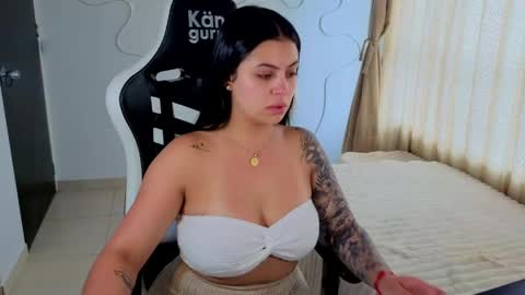 V  I C  T O R I A  online show from May 2026 07:19:02 PM