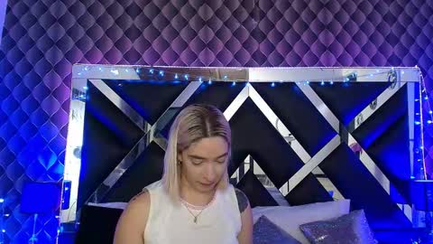 victtoria lee online show from March 2026 07:19:01 PM